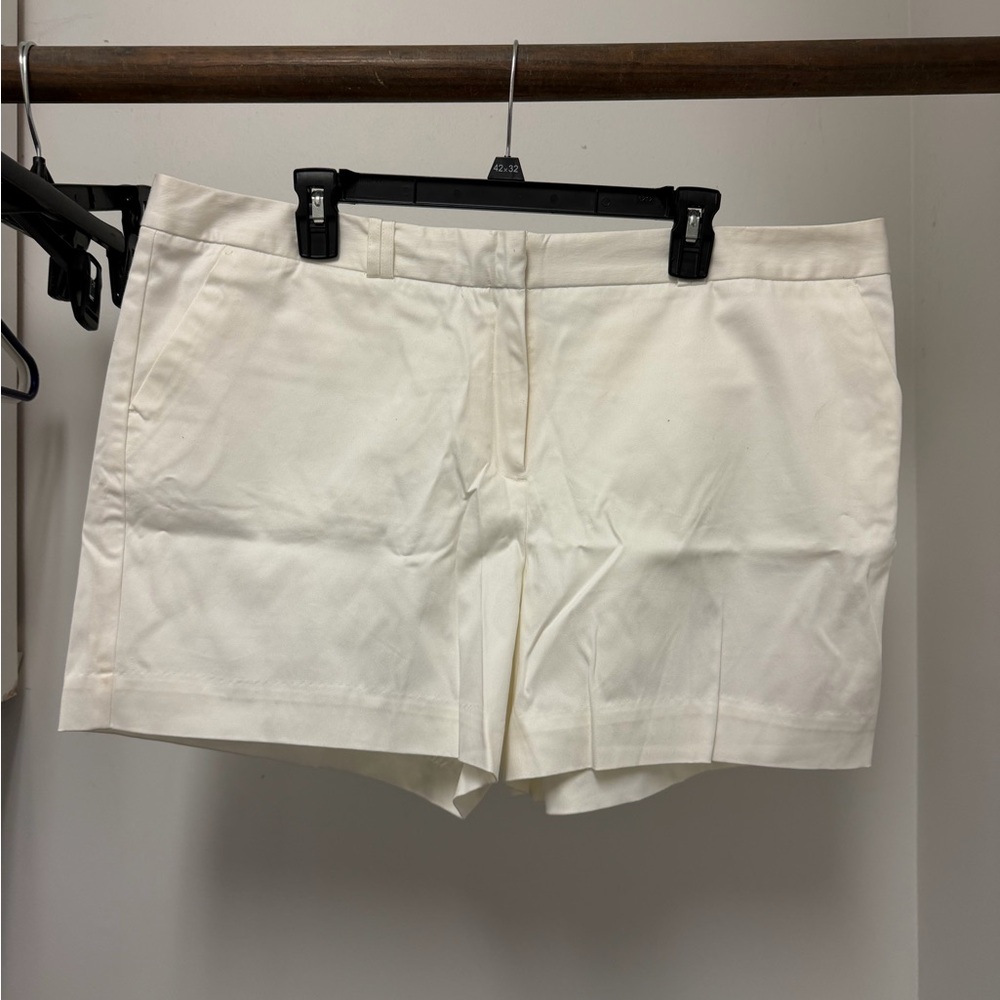 Worthington Ivory Tailored Shorts with Belt Loops